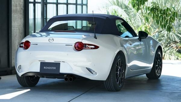 Mazda обновила «двухдверку» MX-5 и добавила ей новую лёгкую версию