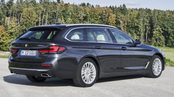 BMW готовит новый спортивный универсал: первое изображение i5 Touring