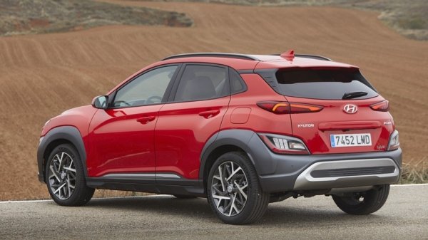 Hyundai готовит Kona следующего поколения: первое изображение кроссовера