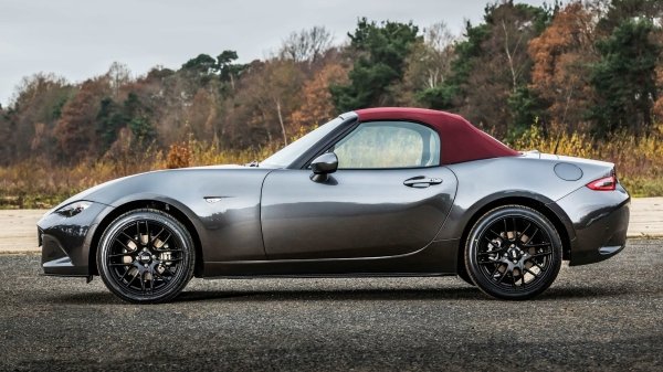 Mazda определилась с будущим MX-5: спорткар сохранит классическую компоновку