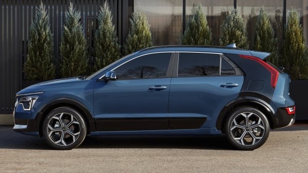 Подробности от новом Kia Niro: гибриды без задней передачи и более дальнобойный EV