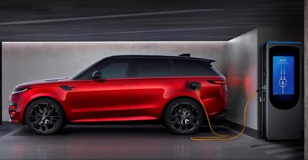 Новый Range Rover Sport: полноуправляемое шасси, V8 от BMW и электрическая версия