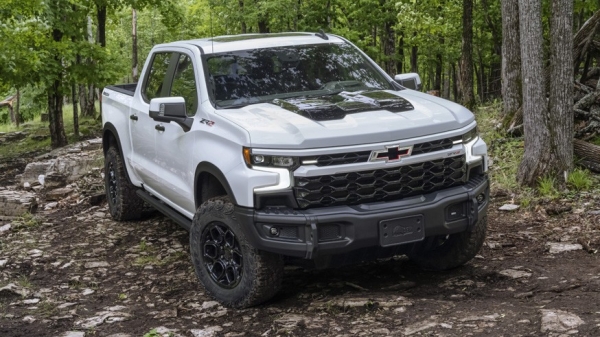 Chevrolet Silverado ZR2 Bizon получил форсированный турбодизель и новые внедорожные шины