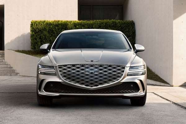 Обновлённый седан Genesis G80 предложен с прежними моторами