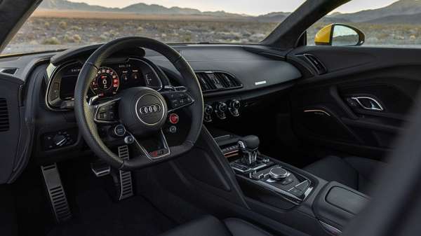 Отправленный в отставку Audi R8 покинет конвейер в следующем месяце