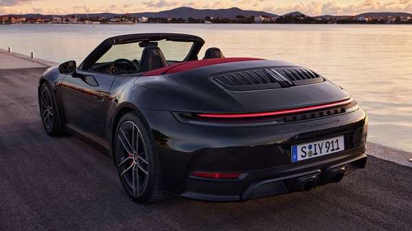 Обновлённое семейство Porsche 911: старт череде дебютов дал гибрид Carrera GTS