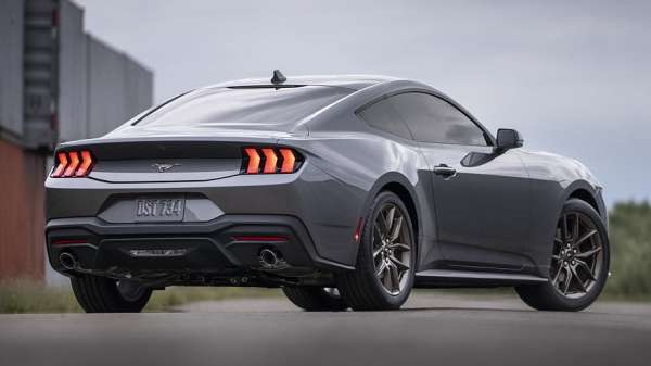 Новый седан Ford Mustang: первые изображения