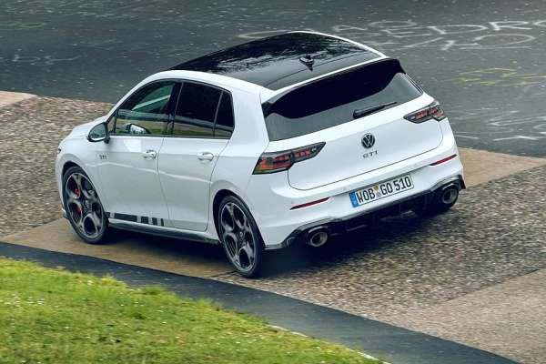 Обновлённый VW Golf GTI Clubsport: премьера на Нюрбургринге без рекорда