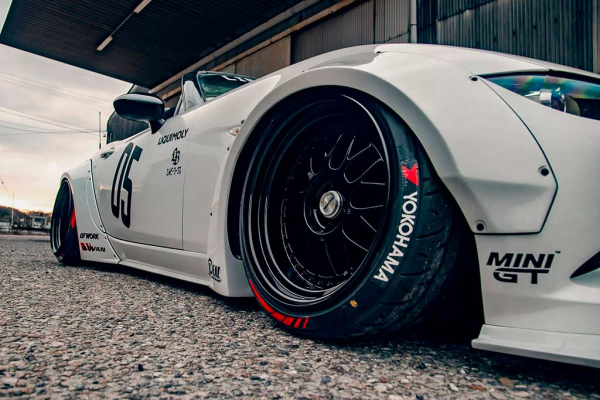 Фирма Liberty Walk показала «широкофюзеляжный» вариант родстера Mazda MX-5 ND